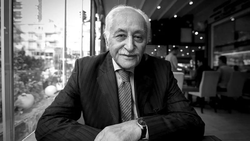 Yavuz Bülent BÂKİLER fotoğrafı